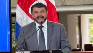 ماريو زامورا وزير الأمن العام في كوستاريكا 