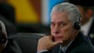 الرئيس الكوبي &laquo;لن يستقيل&raquo; وروسيا تتحرك لدعمه