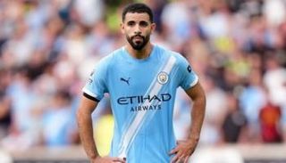 آيت نوري مدافع مانشستر سيتي