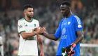 حارس الأهلي يكشف موهبة محرز &laquo;الفريدة من نوعها&raquo;