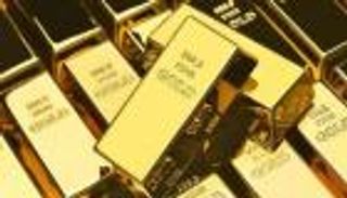 سعر الذهب اليوم.. &laquo;النفيس&raquo; يتراجع أمام قوة الدولار