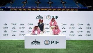من استحواذ الوليد بن طلال على حصة بنادي الهلال