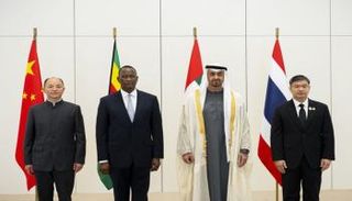 الشيخ محمد بن زايد آل نهيان رئيس دولة الإمارات وعدد من السفراء الجدد لدى الدولة
