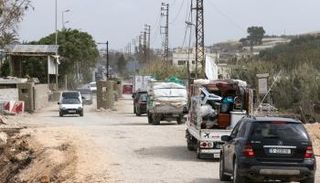 لبنانيون يتوجهون إلى الجنوب مع سريان الهدنة