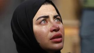 الفنانة يارا السكري