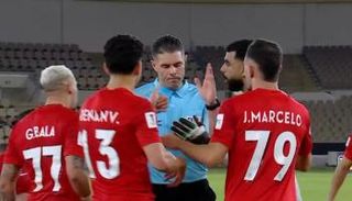 غضب لاعبي شباب الأهلي
