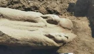 اكتشاف تمثال فرعوني ضخم في الشرقية بمصر
