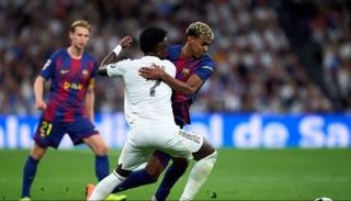 من كلاسيكو الليغا بين ريال مدريد وبرشلونة