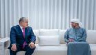 تسلمها عبدالله بن زايد.. محمد بن زايد يتلقى رسالة خطية من رئيس كازاخستان
