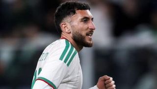 غجيميس لاعب منتخب الجزائر