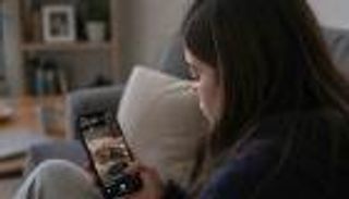 بريطانيا تقيّد استخدام وسائل التواصل لمن هم دون 16 عاما