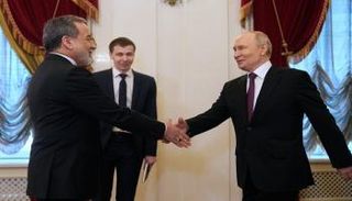 بوتين يستقبل عراقجي في روسيا
