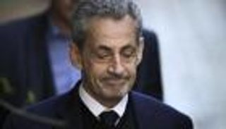 رسالة &laquo;تفجر&raquo; دفاع ساركوزي بقضية التمويل الليبي