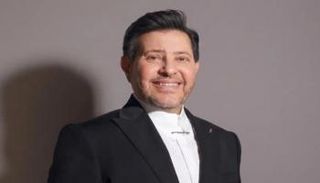 الفنان هاني شاكر