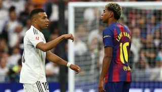 كيليان مبابي ضد برشلونة