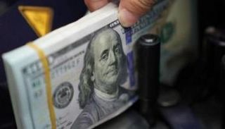 عملات ورقية فئة 100 دولار أمريكي - أرشيفية