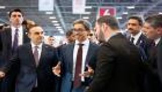 منصور بن زايد يتفقد معرض &laquo;ساها إكسبو 2026&raquo; خلال زيارته لتركيا