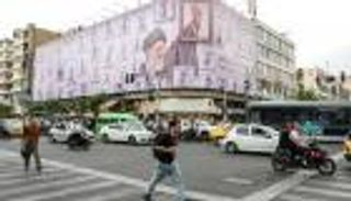 ردا على هجمات طهران.. غارات أمريكية تستهدف منشآت عسكرية إيرانية