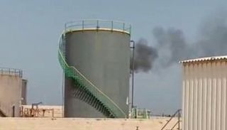 اشتباكات في محيط مصفاة الزاوية للنفط في ليبيا