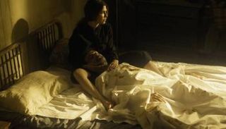 مشهد من فيلم "اغتراب"