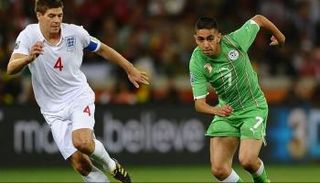 رياض بودبوز نجم منتخب الجزائر السابق