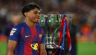 لامين يامال نجم برشلونة 