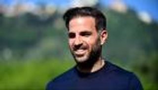 &laquo;ليس خطا أحمر&raquo;.. نجم برشلونة السابق يوضح موقفه من تدريب ريال مدريد