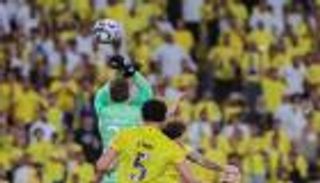 النصر ضد الهلال.. خطأ &laquo;كارثي&raquo; يؤجل تتويج العالمي بالدوري السعودي (فيديو)