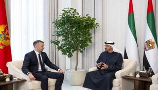 الشيخ محمد بن زايد آل نهيان خلال لقاء رئيس وزراء مونتينيغرو