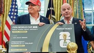 إنفانتينو رئيس الفيفا والرئيس الأمريكي ترامب