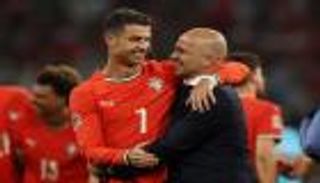 &laquo;عمره لا يحدد دوره&raquo;.. مدرب البرتغال يتغزل في رونالدو قبل المونديال