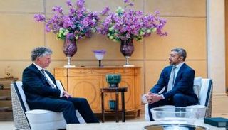 الشيخ عبدالله بن زايد آل نهيان ومستشار الأمن الوطني البريطاني