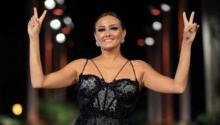 الفنانة بشرى 