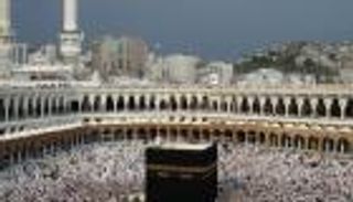 أصوات الحرمين: أشهر مؤذني ومقرئي مكة والمدينة الذين ارتبطت أصواتهم بموسم الحج