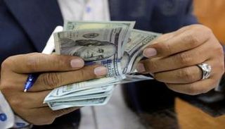 عملات ورقية فئة 100 دولار أمريكي - أرشيفية
