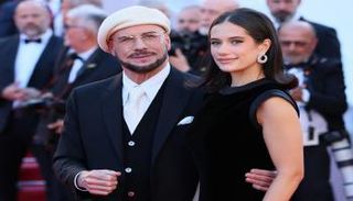 إطلالة جون ترافولتا في مهرجان كان 2026
