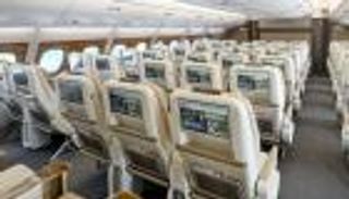 طيران الإمارات تكمل تحديث أول &laquo;إيرباص A380&raquo; ذات الدرجتين