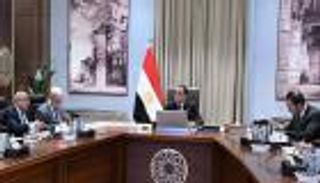 سباق الطروحات في مصر.. تجهيز 10 شركات بترول للقيد بالبورصة