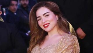 الفنانة مي عز الدين