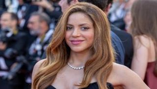 الفنانة شاكيرا 