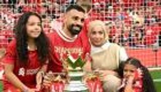 هل ينتظر محمد صلاح مولودا جديدا؟ ظهور زوجته يلفت الانتباه
