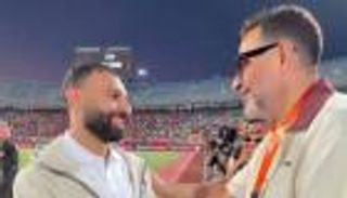 مباراة مصر وروسيا .. سر حفاوة استقبال محمد صلاح للفنان ماجد المصري