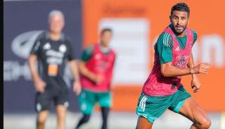 محرز قائد منتخب الجزائر