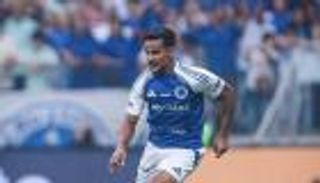 دولي جديد.. برشلونة يستهدف مدافعا برازيليا في الميركاتو الصيفي