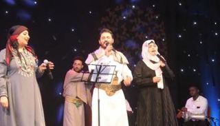 فنانون يمنيون خلال حفل في المخا.. متداولة
