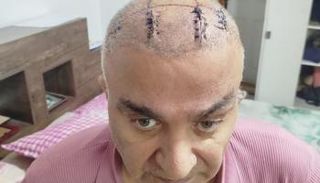 الكاتب الإيراني أحمد آصفي أحد ضحايا التعذيب