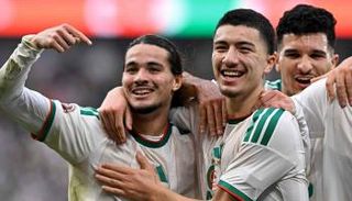 أنيس حاج موسى لاعب منتخب الجزائر