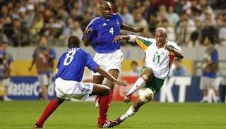 فرنسا والسنغال في 2002 