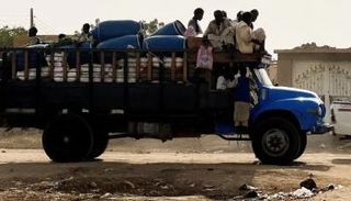 نازحون من جحيم الحرب في السودان - أرشيفية