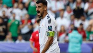أيمن حسين لاعب العراق